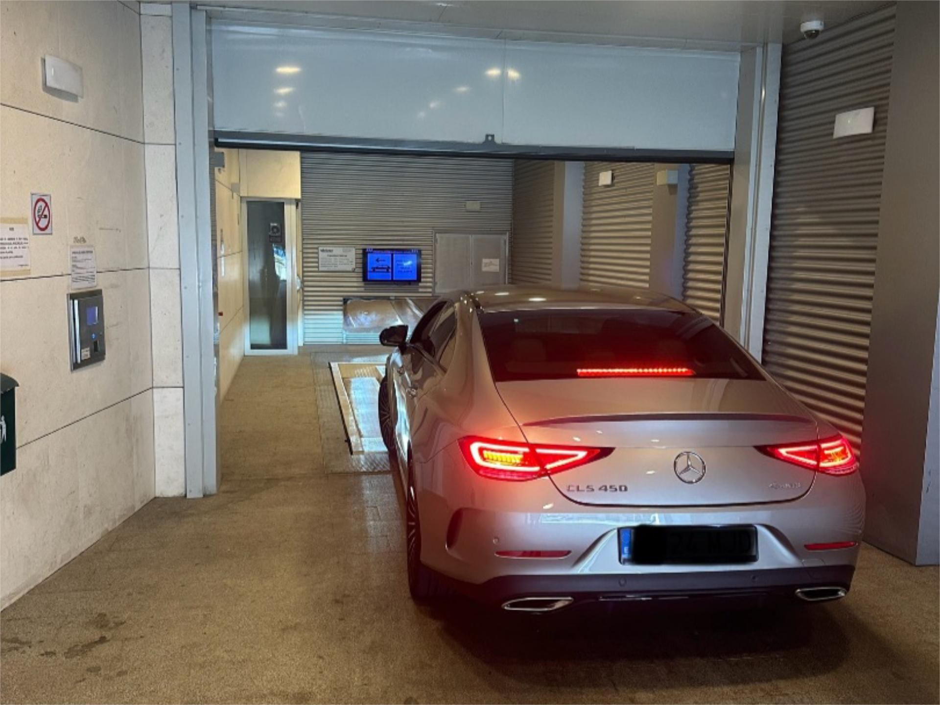 Parking of Garage for sale in  Madrid Capital