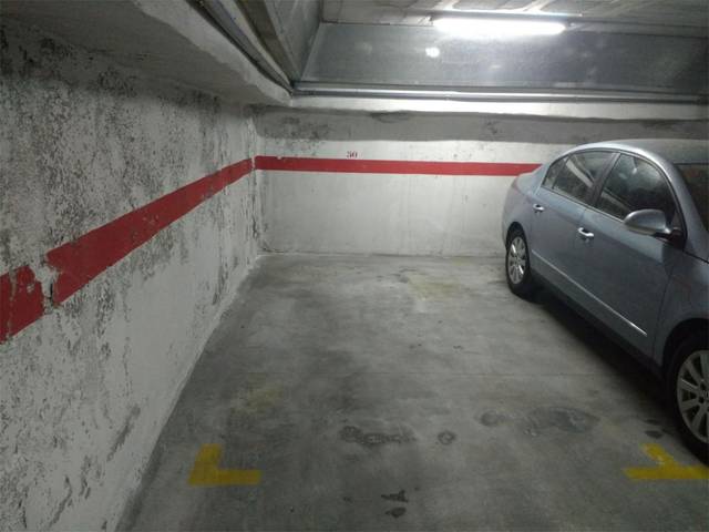 Garaje en Venta en Avenida del Doctor Manuel Domínguez, 9 en El Tejar - Hacienda Bizcochero