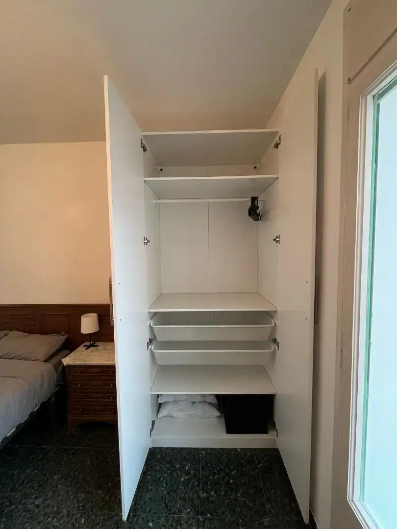 Habitació a Avinguda de Tomàs Giménez, 34, Pubilla Cases Dormitori de Estudi per a compartir en L'Hospitalet de Llobregat amb Calefacció, Terrassa i Moblat