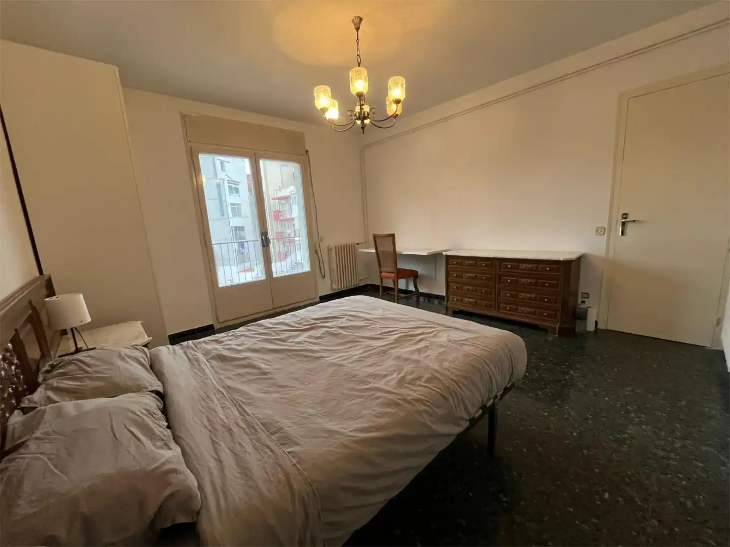 Habitació a Avinguda de Tomàs Giménez, 34, Pubilla Cases Dormitori de Estudi per a compartir en L'Hospitalet de Llobregat amb Calefacció, Terrassa i Moblat
