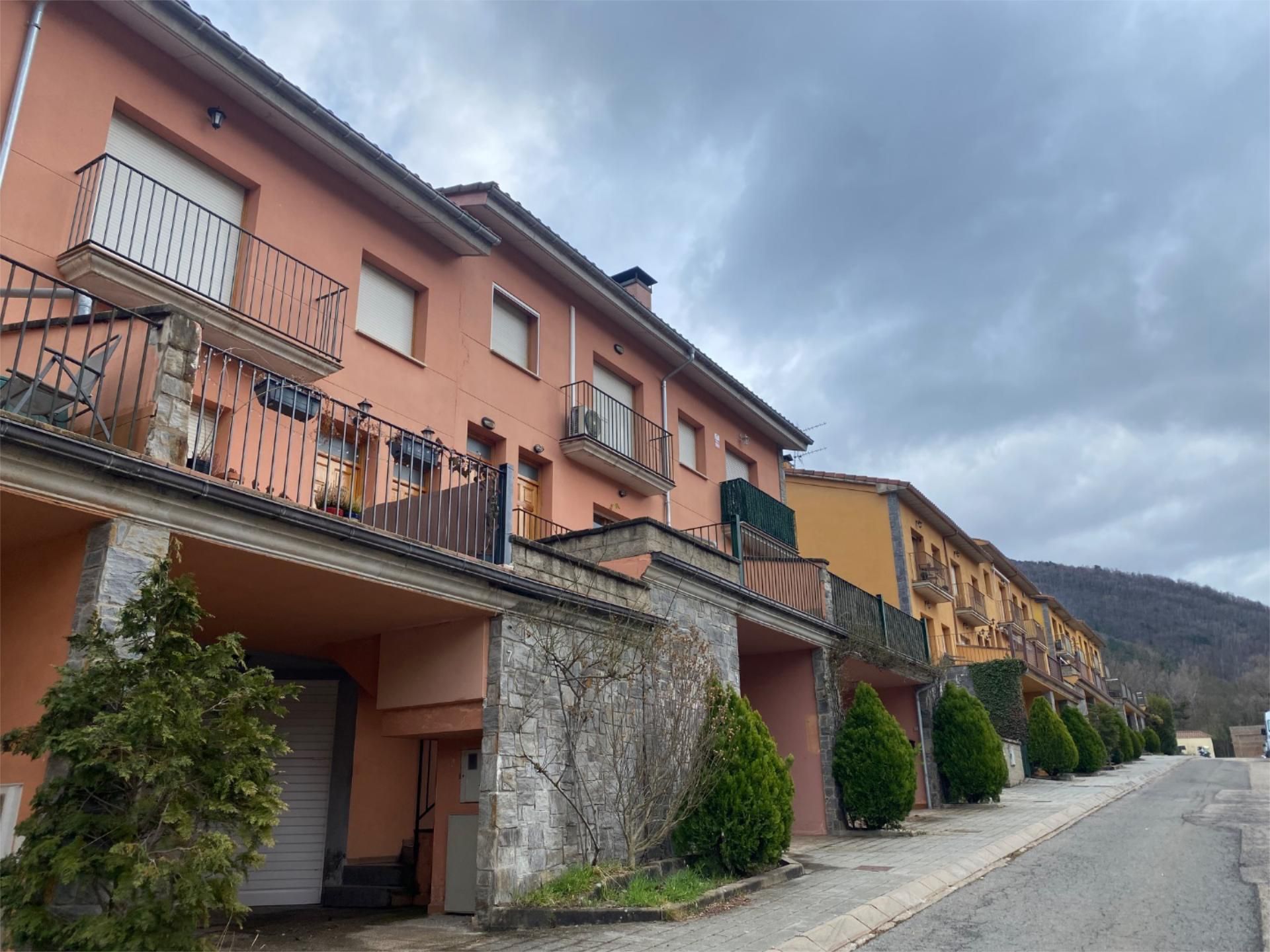 Vista exterior de Pis en venda en Ribes de Freser amb Calefacció, Jardí privat i Parquet