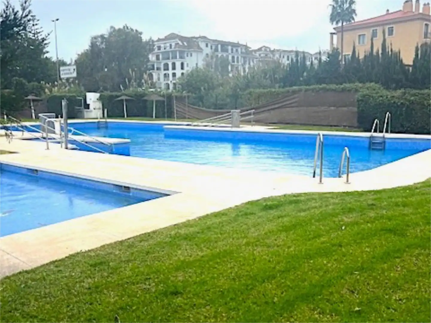 Pis en venda a Carretera el Peñoncillo, 69, San Luis de Sabinillas Piscina de Pis en venda en Manilva amb Jardí privat, Terrassa i Traster