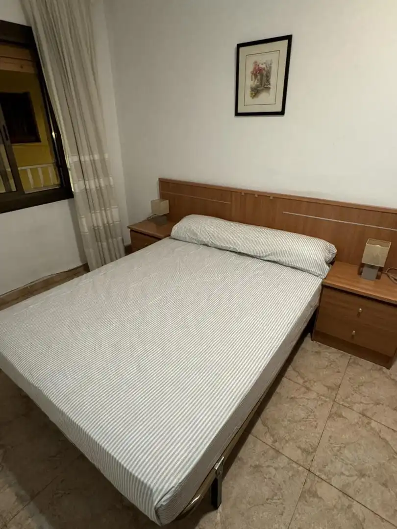 Habitació a Passatge de Guilera, 6, Santa Eulàlia Dormitori de Apartament per a compartir en L'Hospitalet de Llobregat amb Moblat, Forn i Rentadora