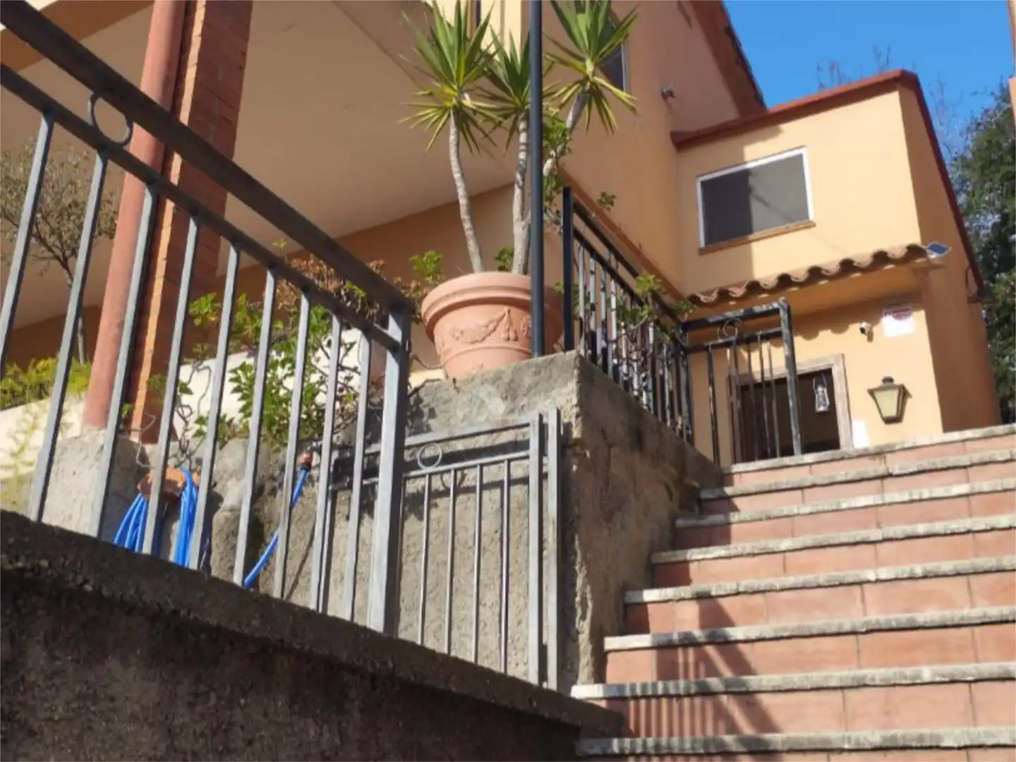Vista exterior de Pis en venda en Barcelona amb Calefacció, Jardí privat i Terrassa