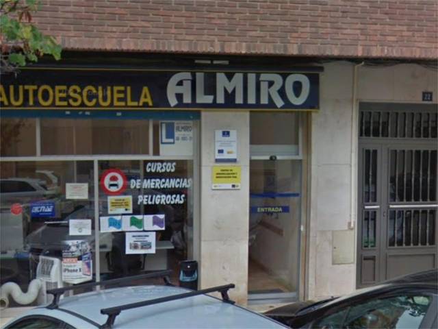 Local comercial en Alquiler en Calle Antonio Machado, 22 en Ensanche - Franciscanos