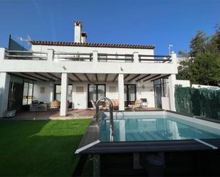 Swimming pool of Flat for sale in Jimena de la Frontera