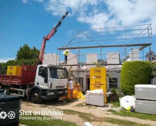 Vista exterior de Casa adosada en venda en A Coruña Capital  amb Calefacció, Jardí privat i Terrassa