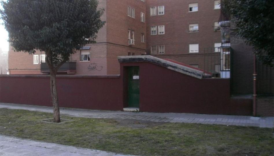 Garage to rent in Avenida de las Regiones, 4a, La Serna, Madrid - image 1 Photo 1 of Garage to rent in Avenida de las Regiones, 4a, La Serna, Madrid