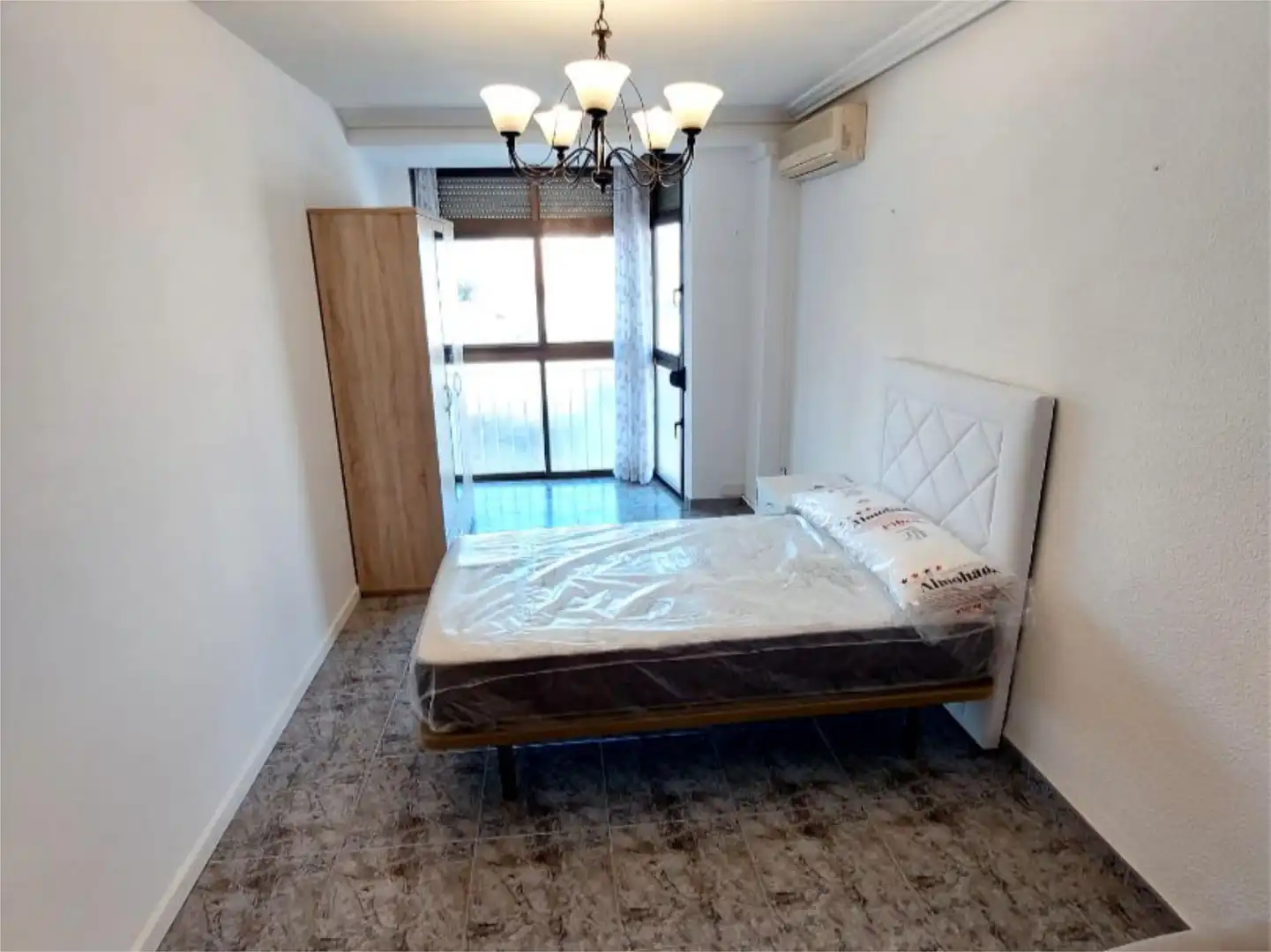 Room in Calle Don Quijote, 66, Novelda Bedroom of Flat for share in Novelda with Air Conditioner, Heating and Furnished