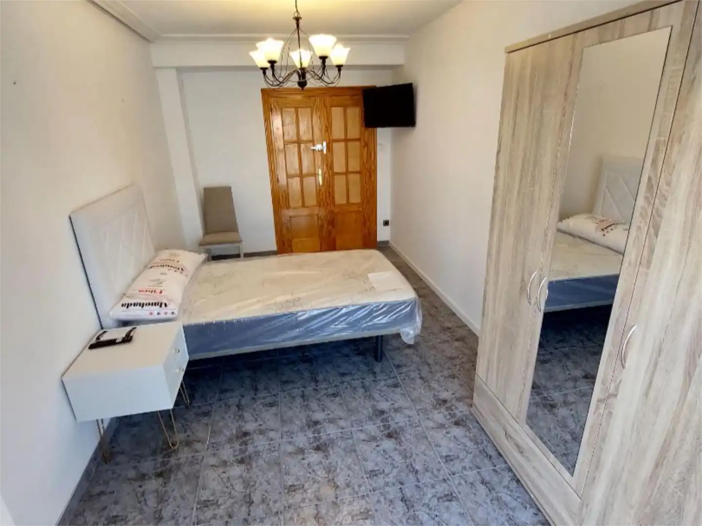 Room in Calle Don Quijote, 66, Novelda Bedroom of Flat for share in Novelda with Air Conditioner, Heating and Furnished