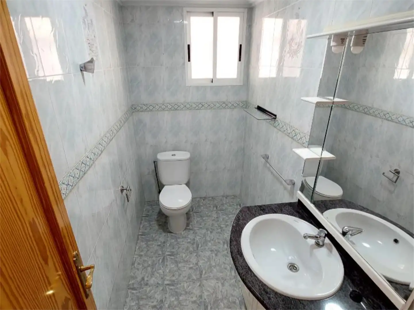 Room in Calle Don Quijote, 66, Novelda Bathroom of Flat for share in Novelda with Air Conditioner, Heating and Furnished