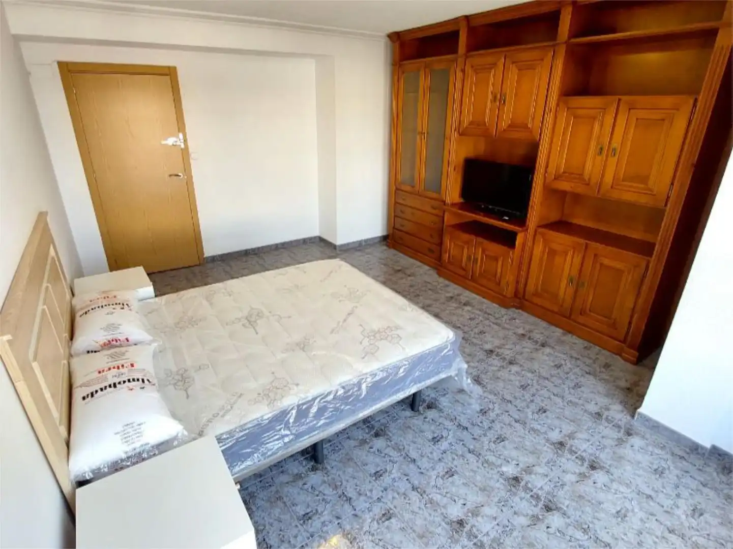 Room in Calle Don Quijote, 66, Novelda Bedroom of Flat for share in Novelda with Air Conditioner, Heating and Furnished