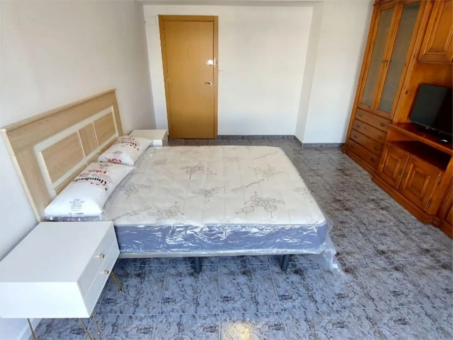 Room in Calle Don Quijote, 66, Novelda Bedroom of Flat for share in Novelda with Air Conditioner, Heating and Furnished