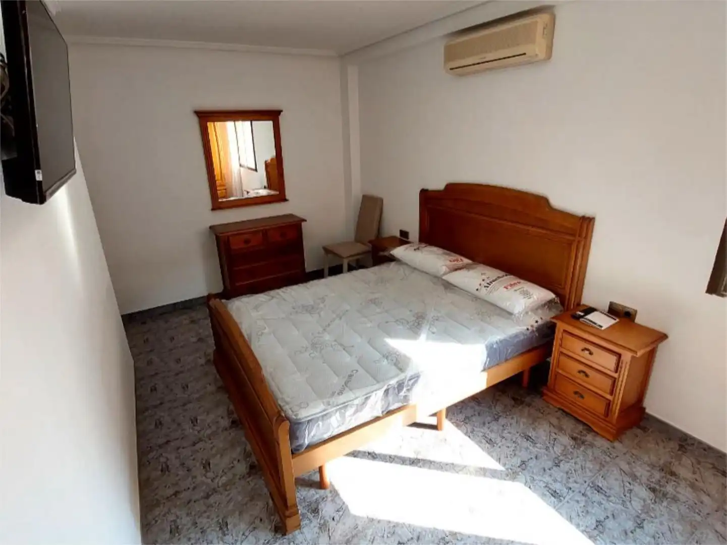 Room in Calle Don Quijote, 66, Novelda Bedroom of Flat for share in Novelda with Air Conditioner, Heating and Furnished