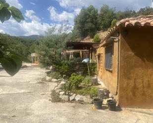 Vista exterior de Finca rústica en venda en L'Albiol amb Jardí privat, Traster i Moblat