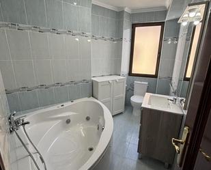 Bathroom of Flat to share in Bermeo  with Heating, Furnished and Oven