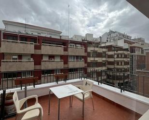 Vista exterior de Pis de lloguer en  Jaén Capital amb Aire condicionat, Parquet i Terrassa