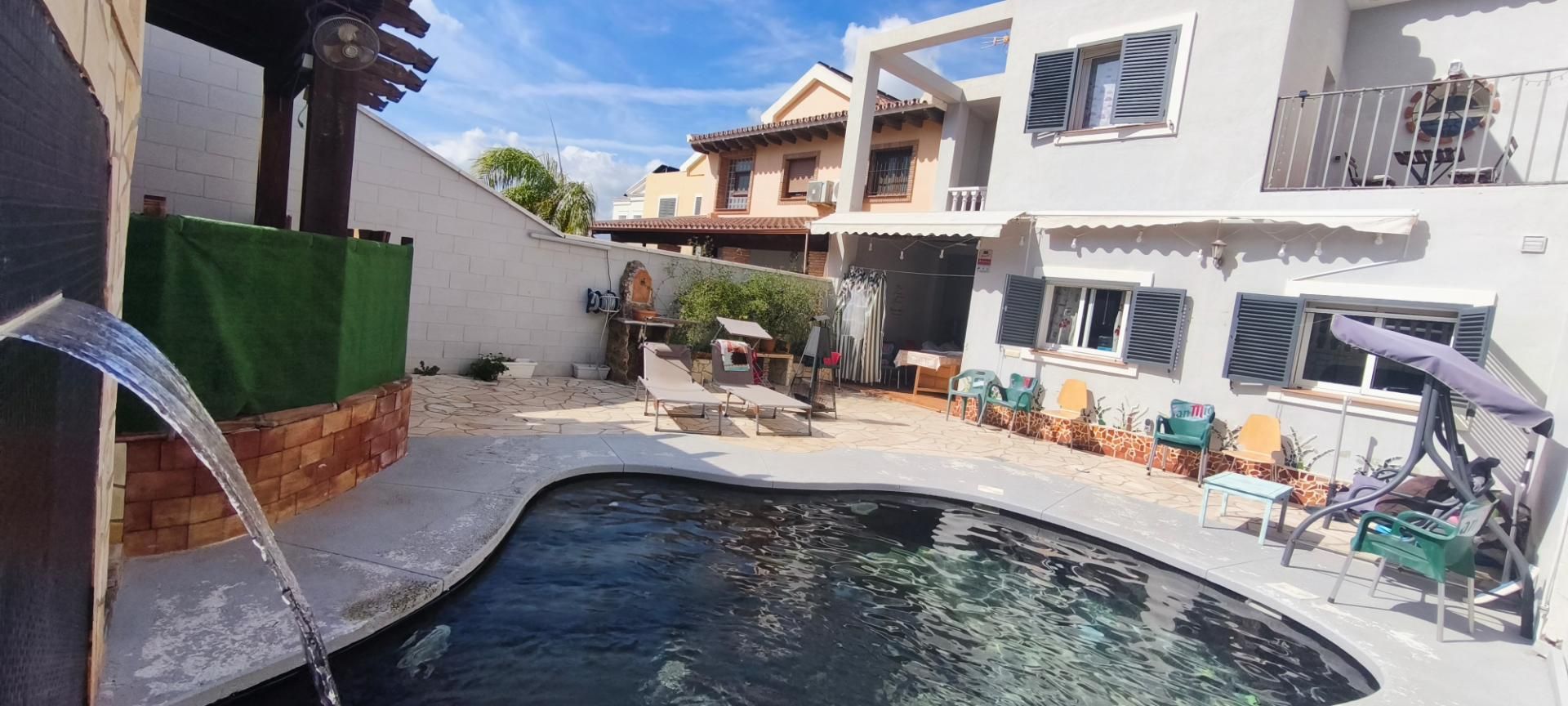 Swimming pool of House or chalet for sale in Málaga Capital  with Air Conditioner, Heating and Private garden