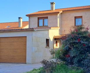 Vista exterior de Casa o xalet en venda en Teo amb Terrassa i Piscina