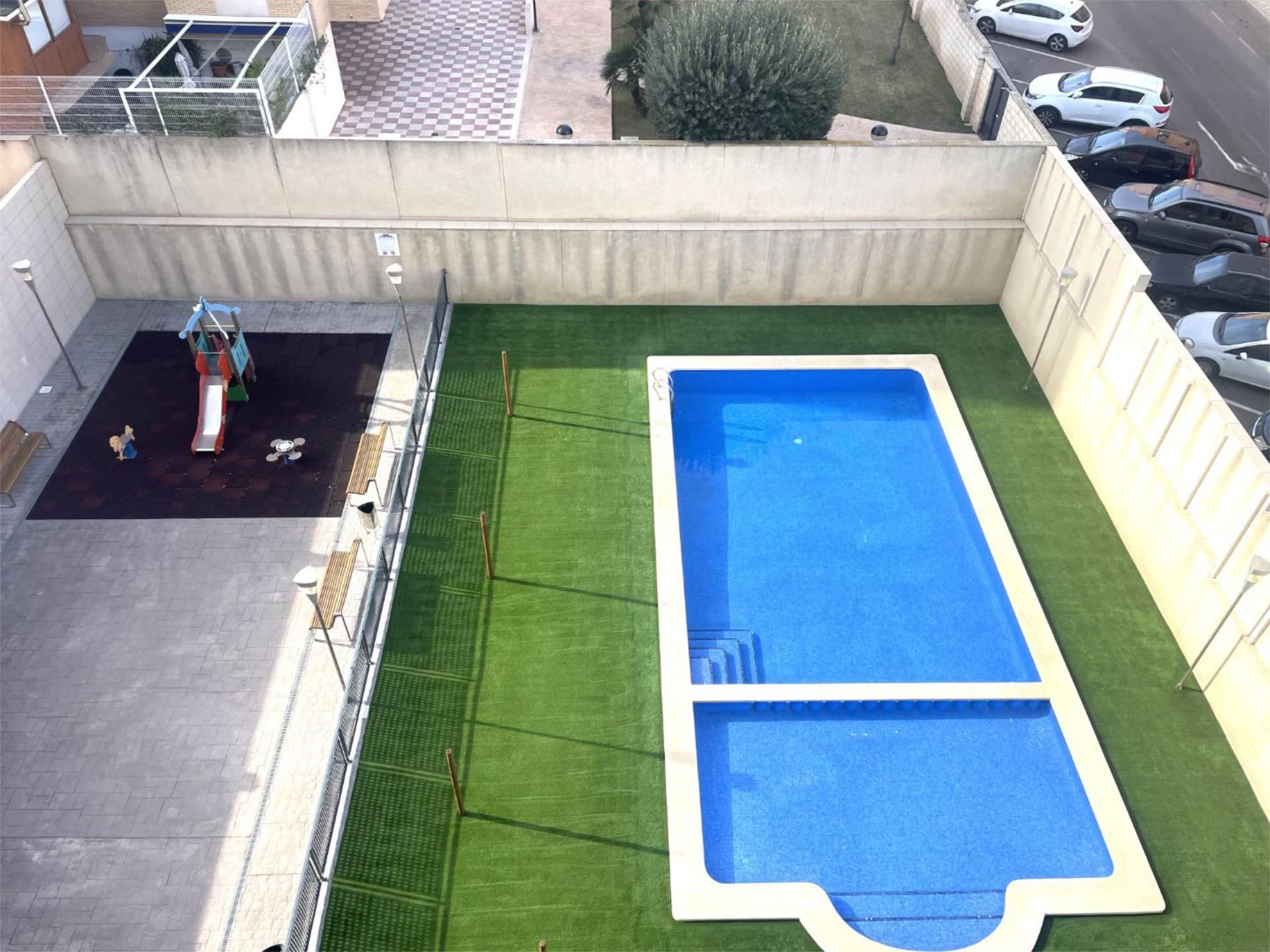 Piscina de Pis en venda en Alcoy / Alcoi amb Aire condicionat, Calefacció i Jardí privat