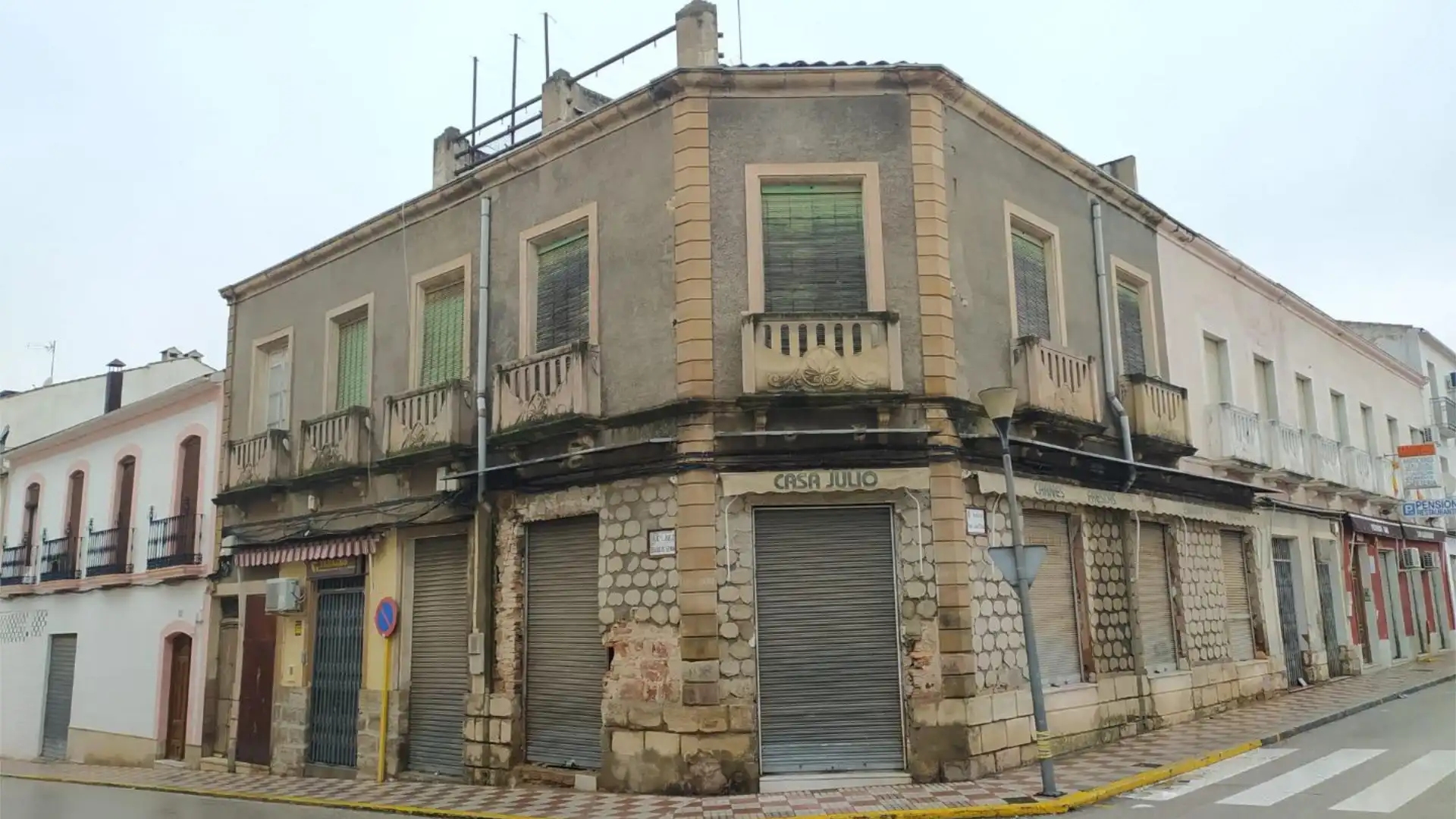 Vista exterior de Local en venta en La Carolina