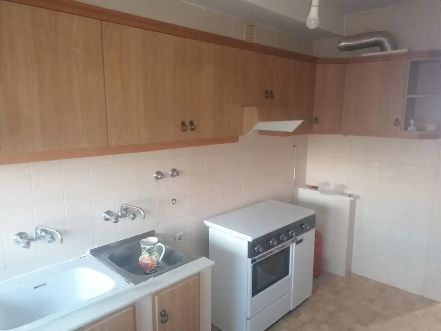 Cocina de Piso en venta en Benavides con Trastero, Amueblado y Horno