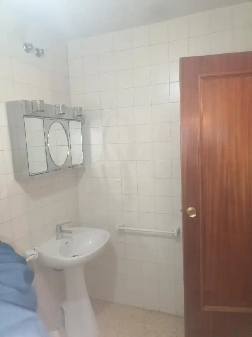 Baño de Piso en venta en Benavides con Trastero, Amueblado y Horno