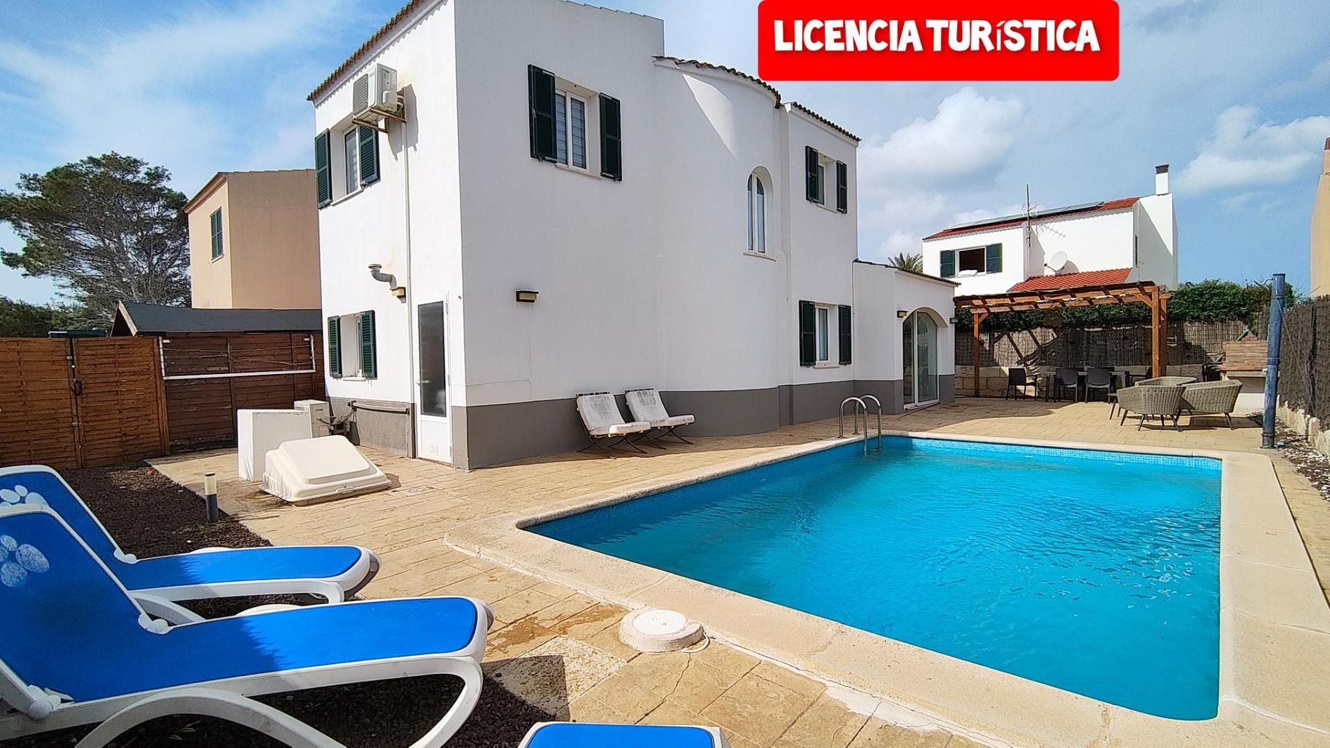 Vista exterior de Casa o xalet en venda en Ciutadella de Menorca amb Aire condicionat, Terrassa i Piscina