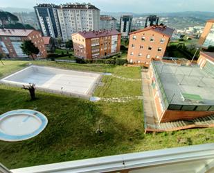 Piscina de Pis en venda en Ourense Capital  amb Calefacció, Parquet i Balcó