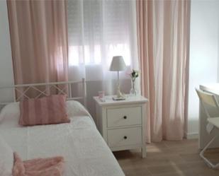 Bedroom of Flat to share in  Sevilla Capital  with Air Conditioner and Furnished