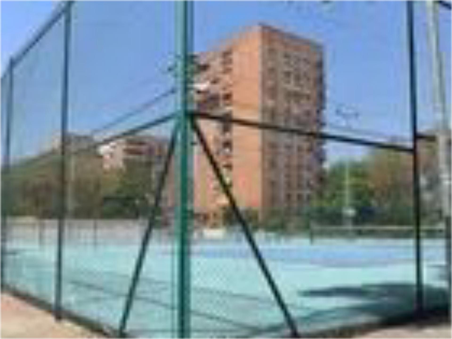 Vista exterior de Pis per a compartir en  Sevilla Capital amb Jardí privat, Terrassa i Piscina
