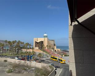 Vista exterior de Pis de lloguer en Las Palmas de Gran Canaria amb Terrassa i Moblat