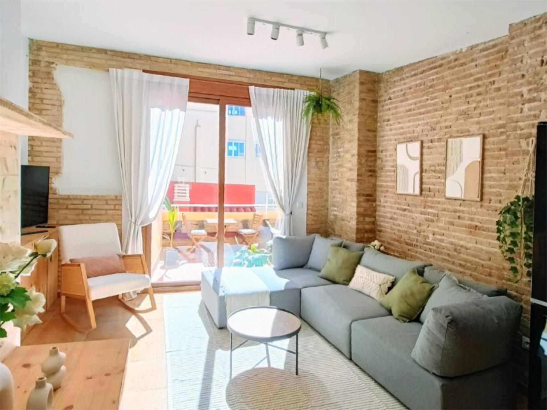 Living room of Flat to rent in  Valencia Capital  with Air Conditioner, Heating and Private garden