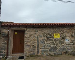 Vista exterior de Pis en venda en Luelmo amb Aire condicionat