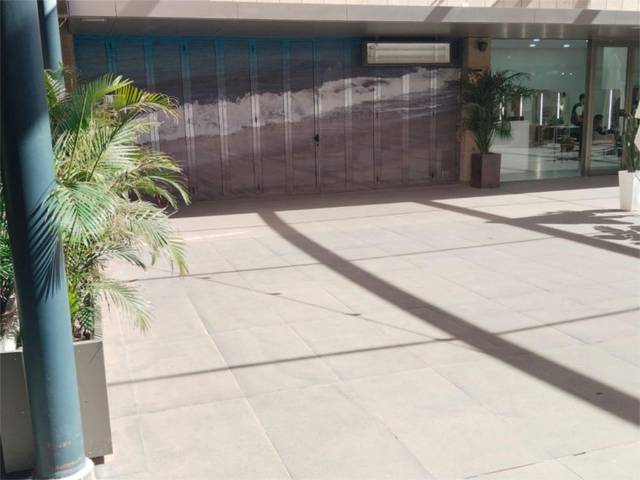 Local comercial en Alquiler en Avenida los Abrigos, 5 en Los Abrigos