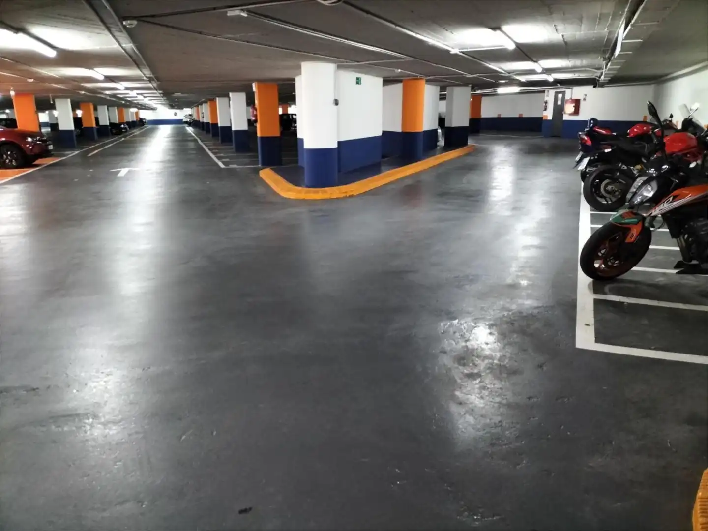 Garage zur Miete in Plaça de Pau Vila, La Barceloneta Parkplatz von Garage zur Miete in Barcelona