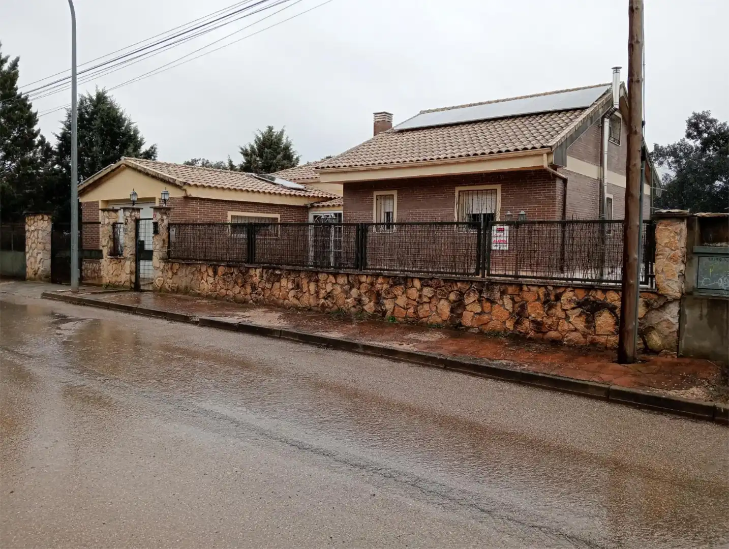 Vista exterior de Casa o chalet en venta en Valdeaveruelo con Terraza, Piscina y Amueblado