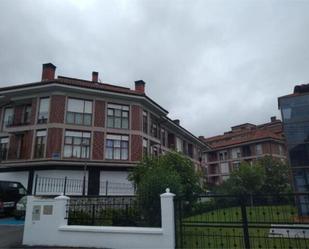 Vista exterior de Estudi en venda en Ramales de la Victoria amb Calefacció, Jardí privat i Traster