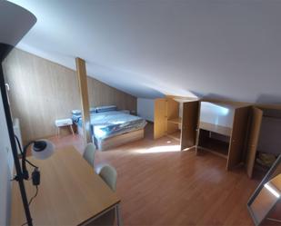 Bedroom of Duplex to share in Carranque  with Heating, Parquet flooring and Storage room