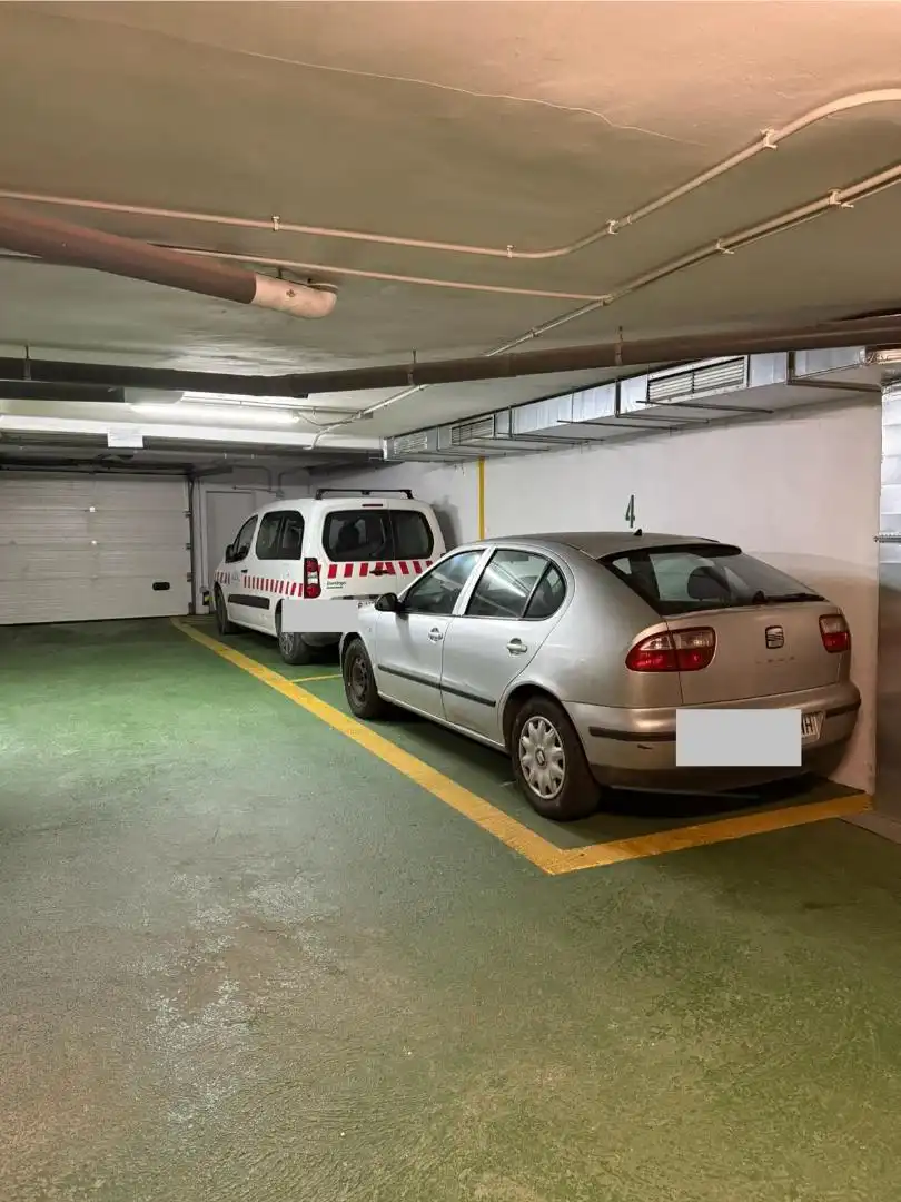 Garaje de alquiler en Calle Aniceto Sáenz, 18, San Gil Parking de Garaje de alquiler en Sevilla