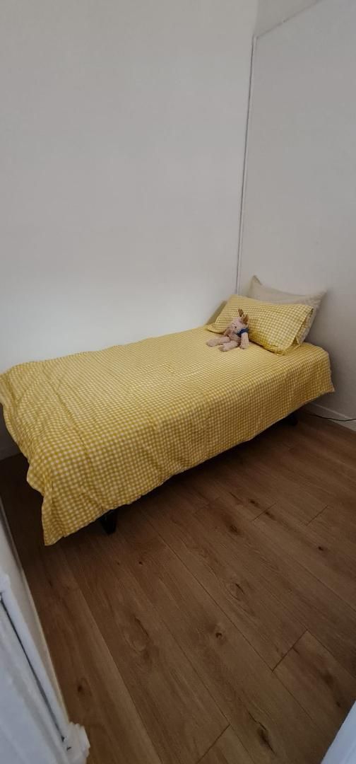 Dormitori de Àtic per a compartir en  Barcelona Capital amb Parquet, Terrassa i Forn