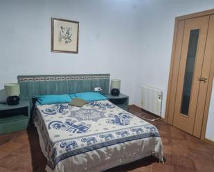 Bedroom of Flat to rent in Jabugo  with Heating, Private garden and Parquet flooring