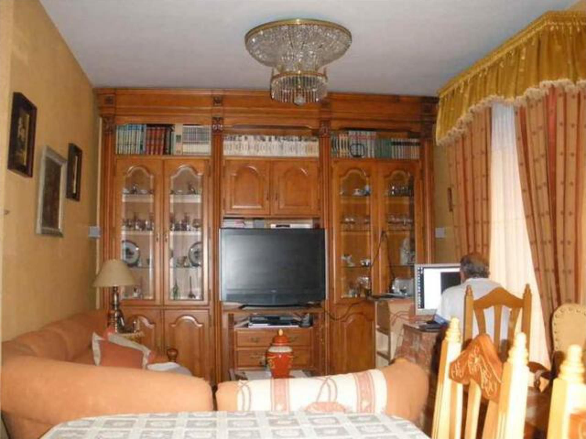 Sala d'estar de Casa o xalet en venda en Bormujos amb Terrassa