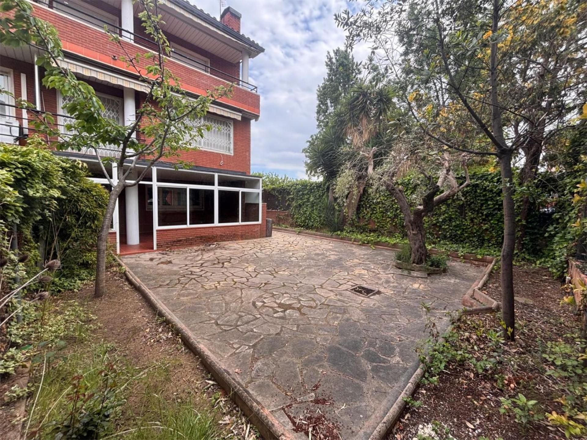 Jardí de Casa adosada en venda en Sant Quirze del Vallès amb Aire condicionat, Terrassa i Balcó
