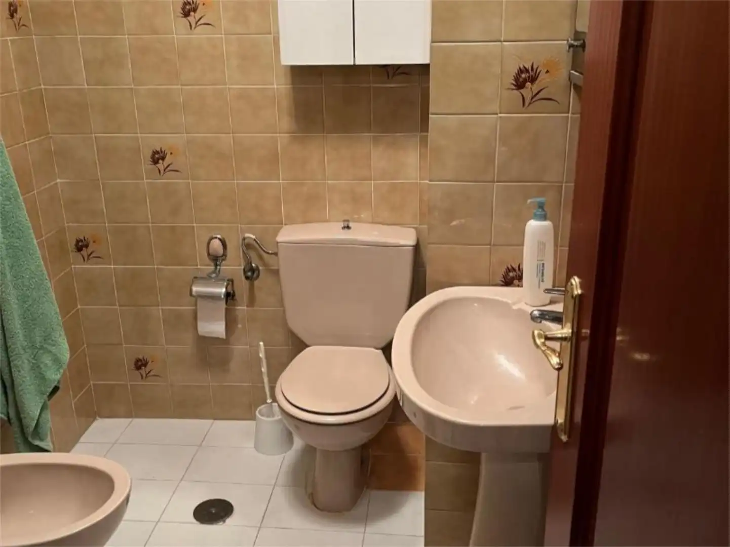 Piso en venta en Calle Santa Eulalia, 2, Valdeolea Baño de Piso en venta en Valdeolea con Calefacción y Amueblado