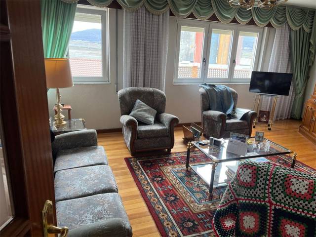 Piso en Venta en Calle Santa Eulalia, 2 en Valdeolea