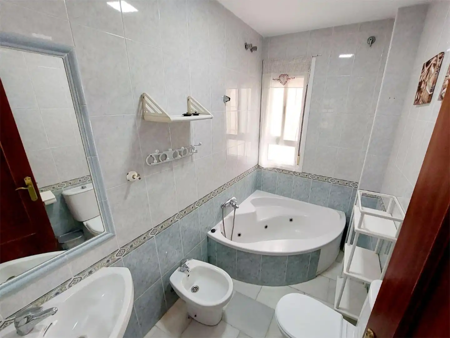 Flat for rent in Avenida Sanlúcar de Barrameda, 38, Playa Cruz del Mar Bathroom of Flat for rent in Chipiona with Air Conditioner, Heating and Terrace