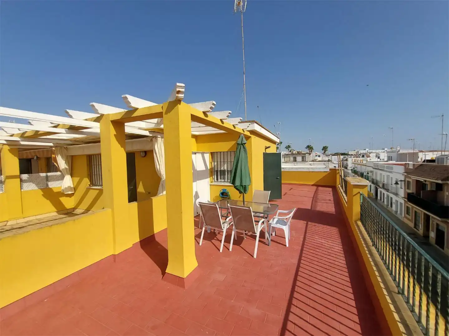 Flat for rent in Avenida Sanlúcar de Barrameda, 38, Playa Cruz del Mar Terrace of Flat for rent in Chipiona with Air Conditioner, Heating and Terrace