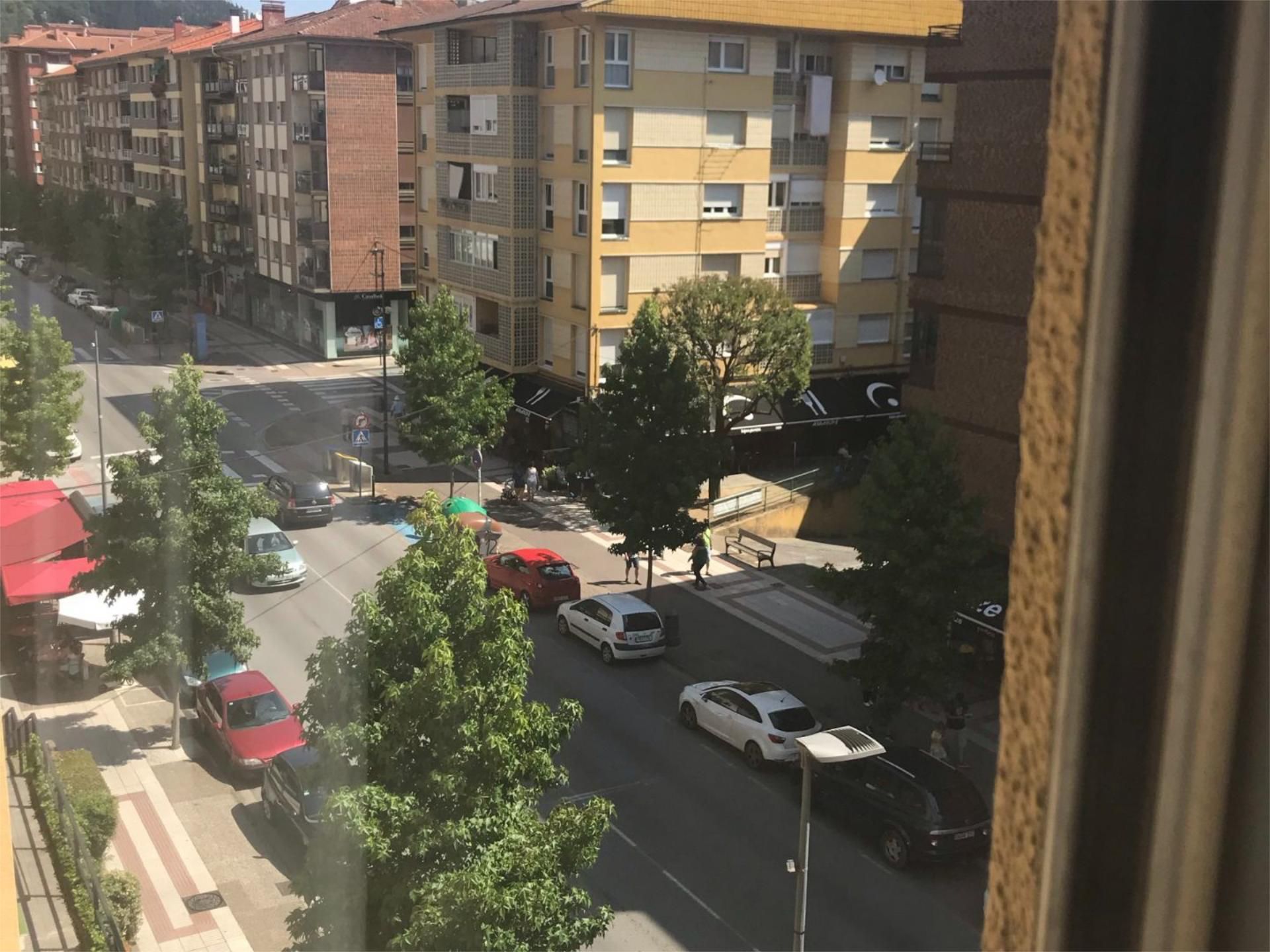 Vista exterior de Pis en venda en Laudio / Llodio amb Moblat