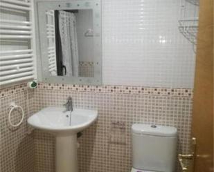 Bathroom of Flat to rent in Campo de Criptana  with Terrace and Furnished